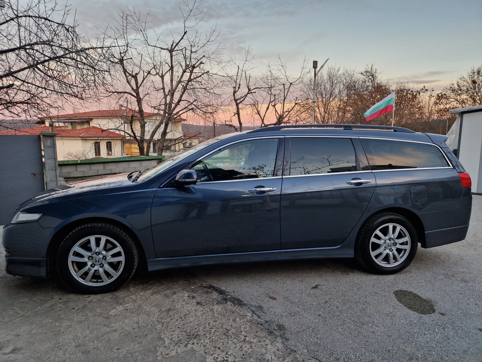 Honda Accord 2.4 I-VTEC Газ.Инж, снимка 5 - Автомобили и джипове - 54058109