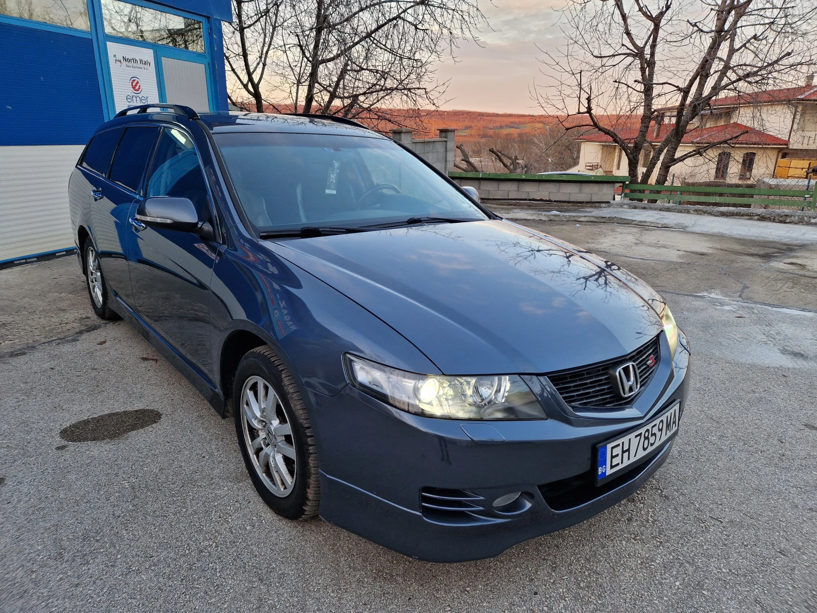 Honda Accord 2.4 I-VTEC Газ.Инж, снимка 2 - Автомобили и джипове - 54058109