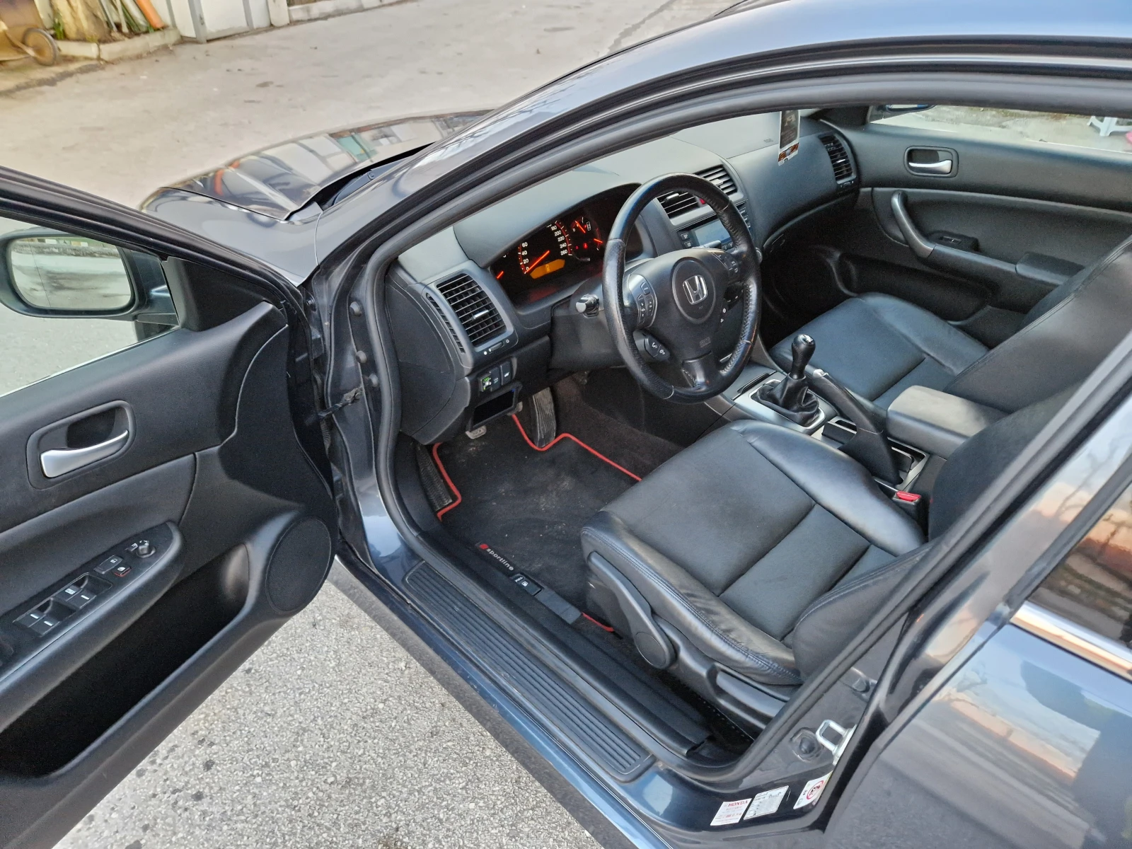 Honda Accord 2.4 I-VTEC Газ.Инж, снимка 8 - Автомобили и джипове - 54058109