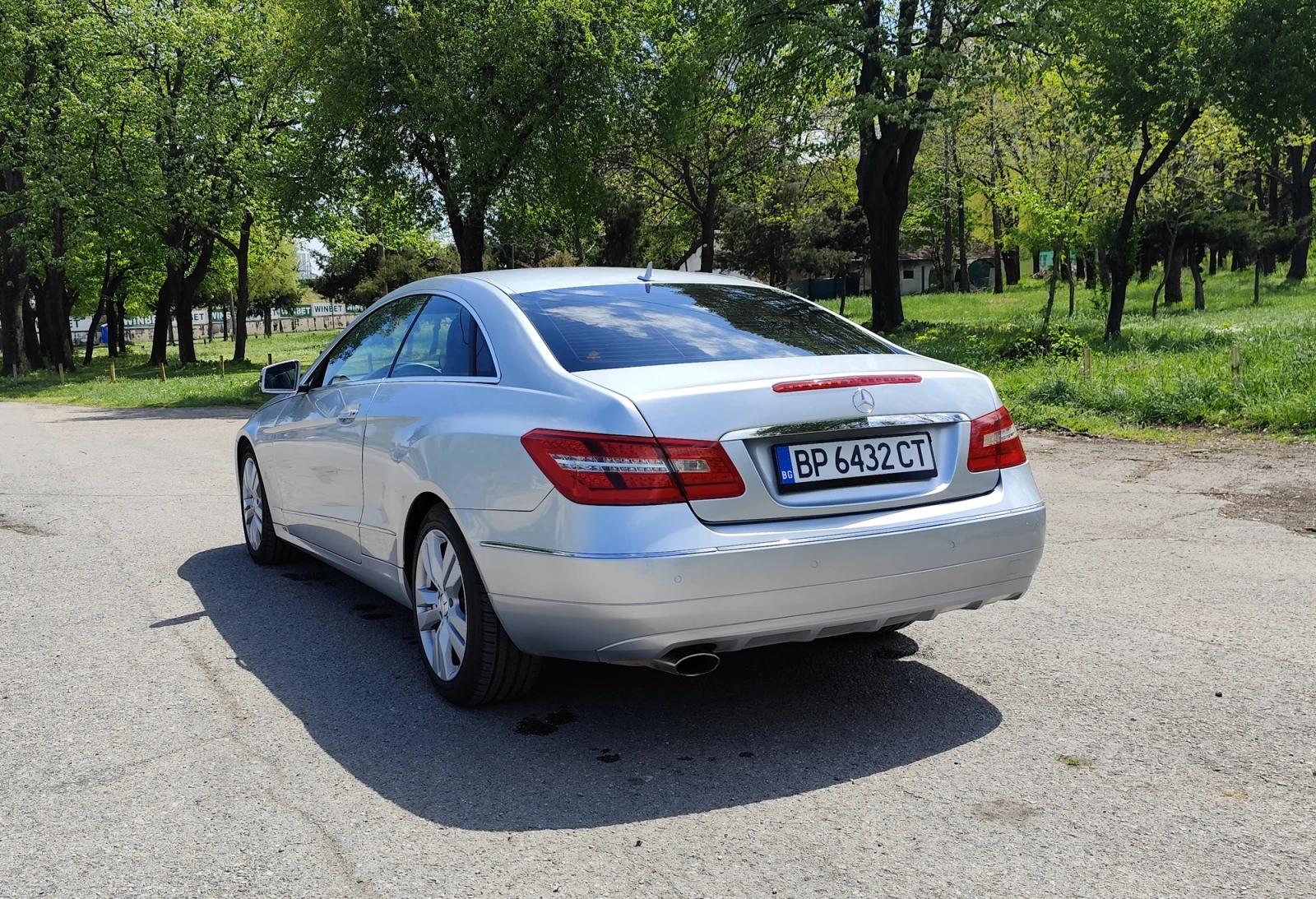 Mercedes-Benz E 250 купе, снимка 5 - Автомобили и джипове - 54311460