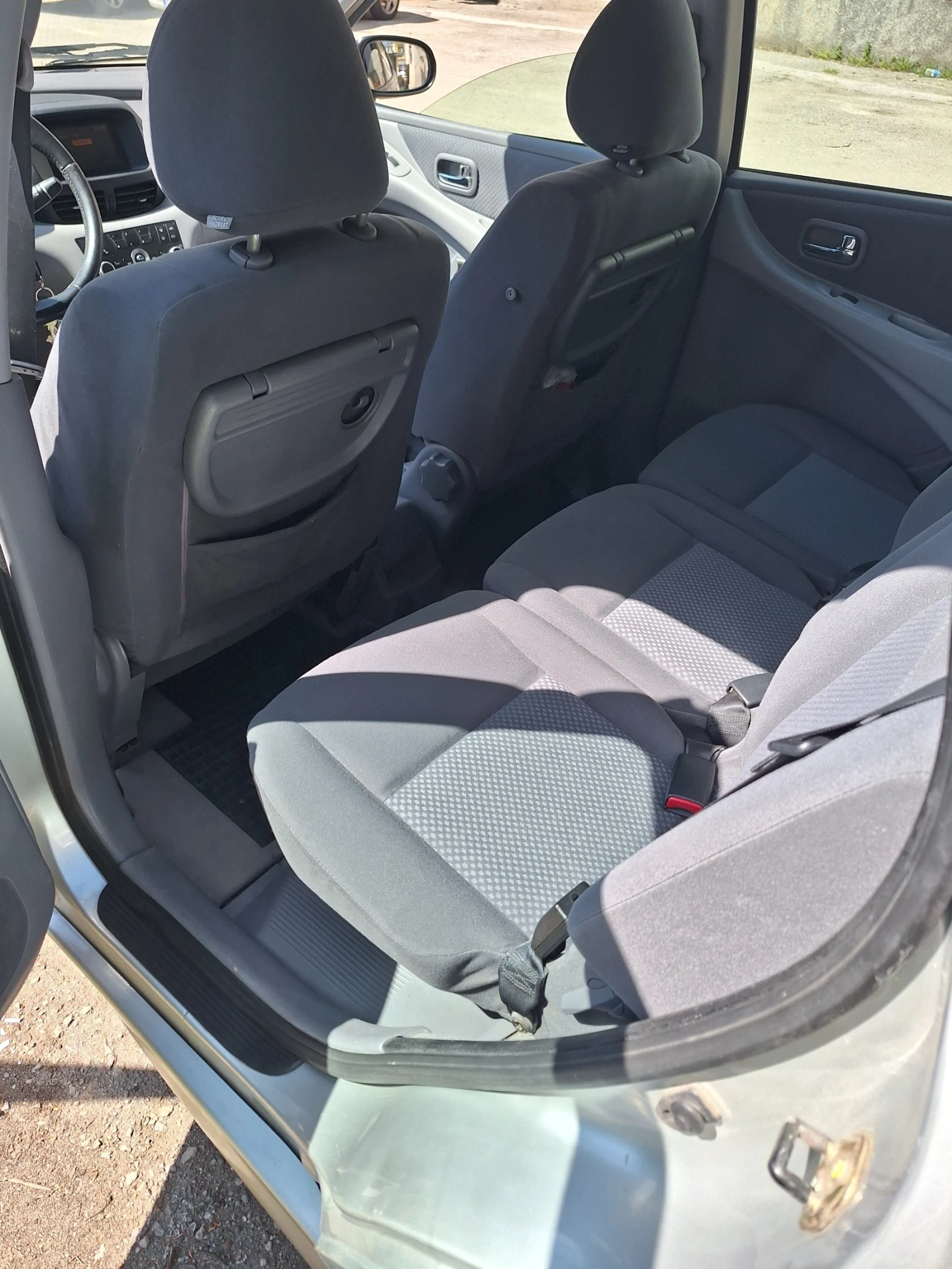 Nissan Almera tino, снимка 7 - Автомобили и джипове - 54452705