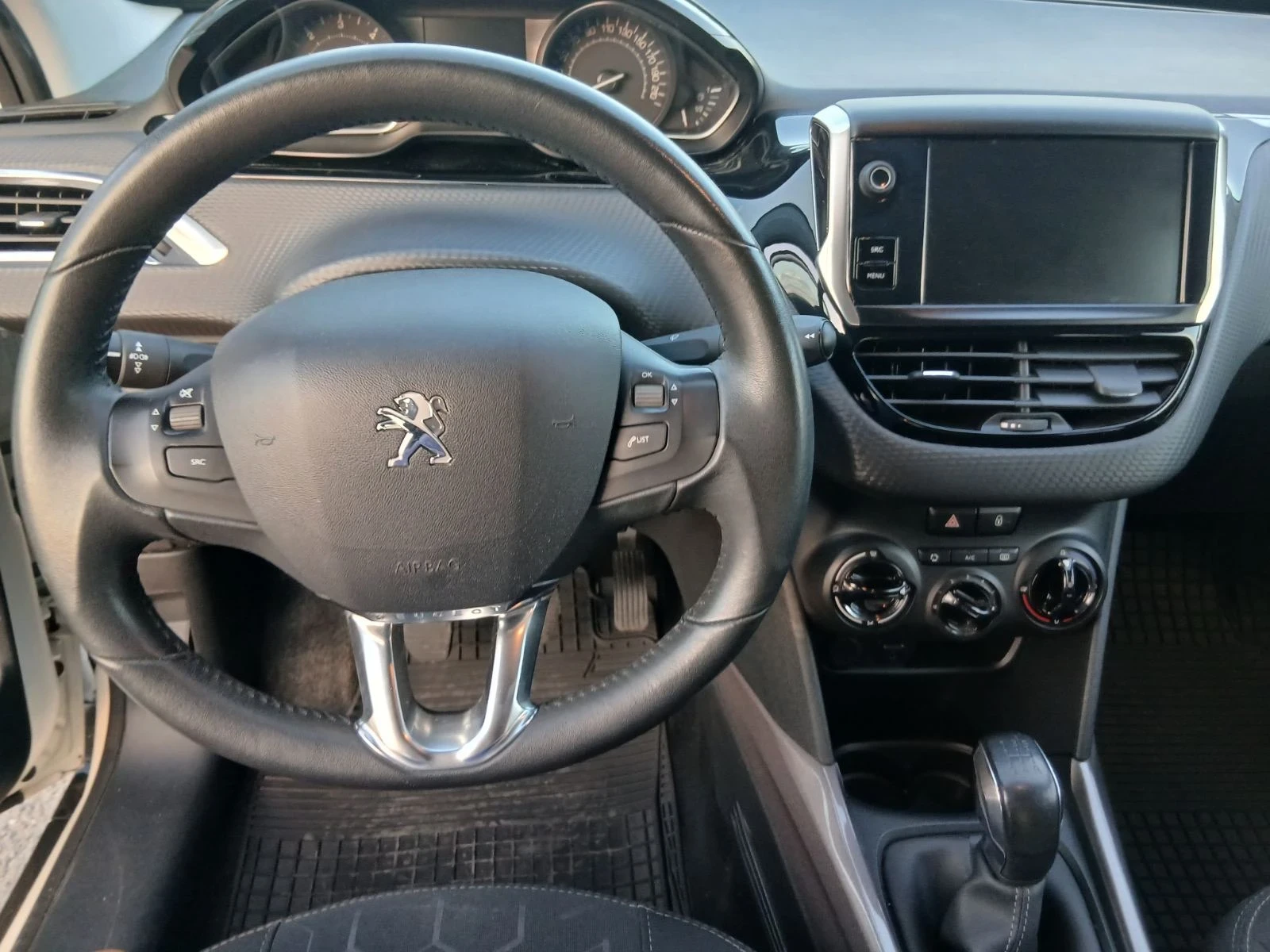 Peugeot 2008  1.6Blue HDI STYLE EDITION, снимка 4 - Автомобили и джипове - 55112038