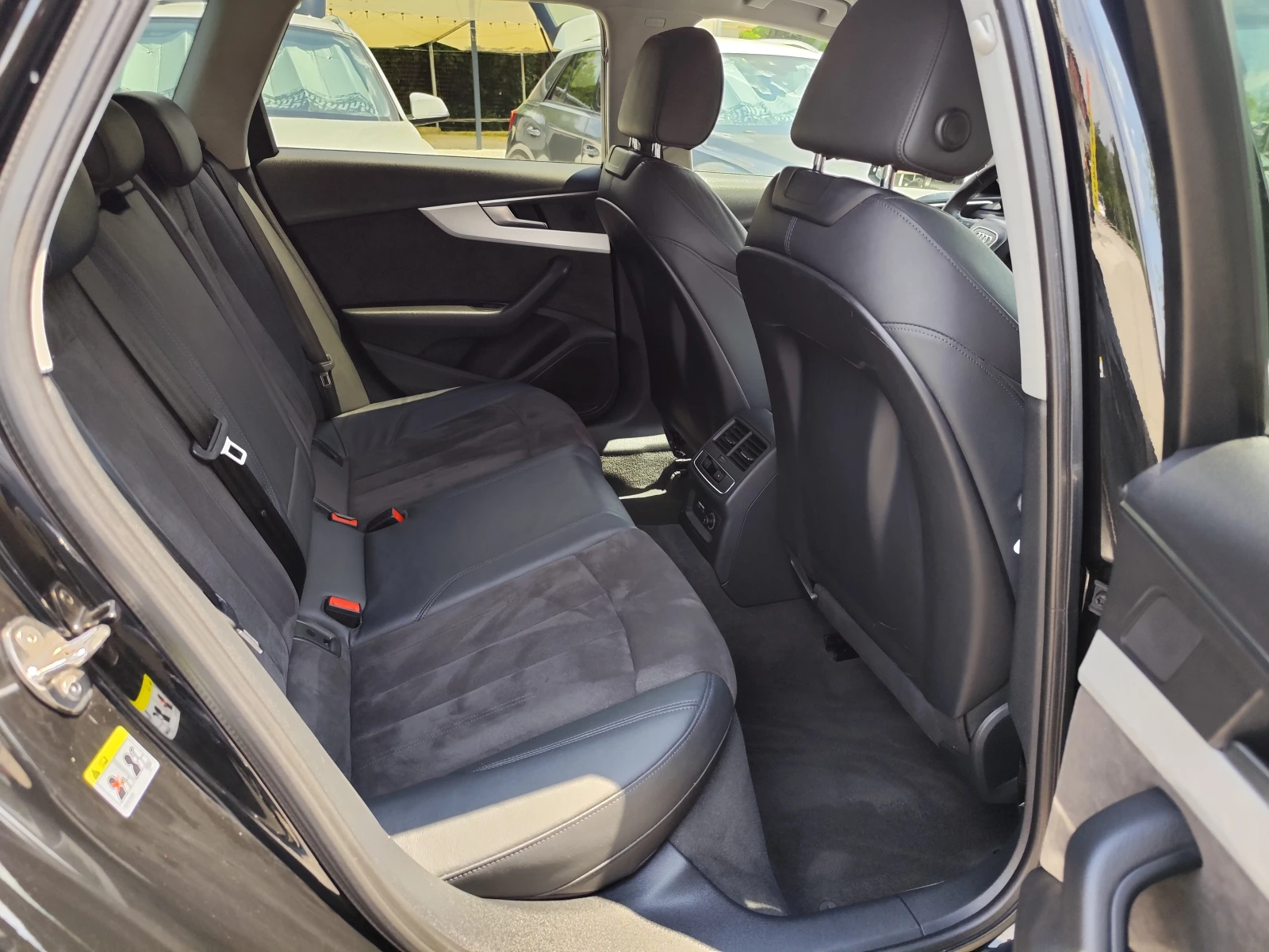 Audi A4 Allroad 3.0TDi* QUATTRO* VIRTUAL* MATRIX* FACE* DISTRONIC*, снимка 11 - Автомобили и джипове - 55059741
