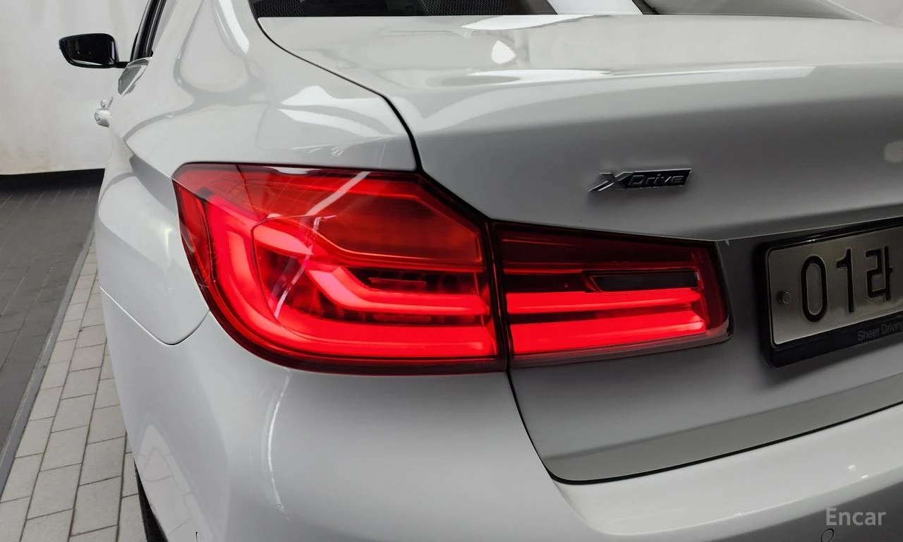 BMW 530 ПОДГРЕВИ * ОБДУХВАНЕ * 360 КАМЕРА * АВТОКРЕДИТ, снимка 9 - Автомобили и джипове - 55154998