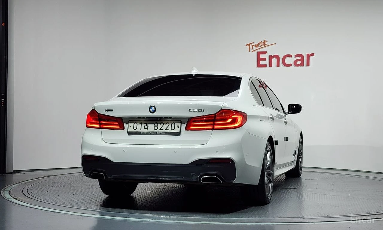 BMW 530 ПОДГРЕВИ * ОБДУХВАНЕ * 360 КАМЕРА * АВТОКРЕДИТ, снимка 5 - Автомобили и джипове - 55154998