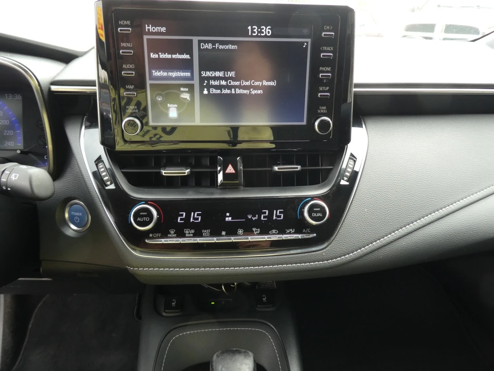 Toyota Corolla 1.8 Hybrid, снимка 8 - Автомобили и джипове - 56137245