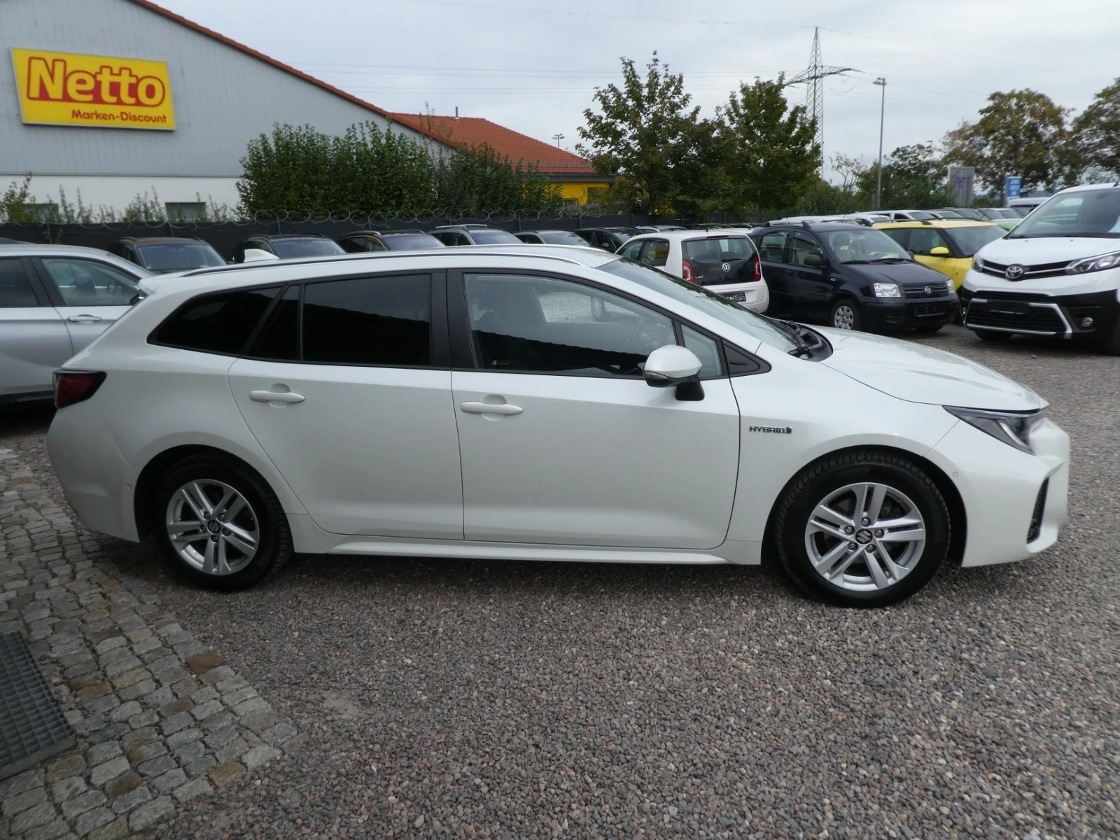 Toyota Corolla 1.8 Hybrid, снимка 4 - Автомобили и джипове - 56137245