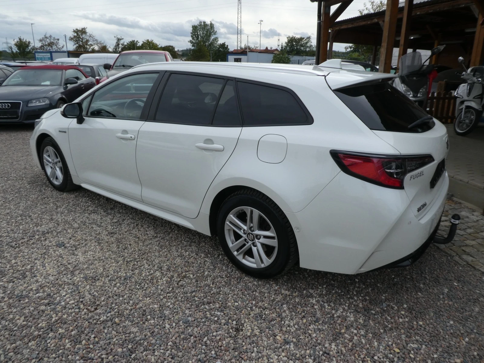 Toyota Corolla 1.8 Hybrid, снимка 6 - Автомобили и джипове - 56137245