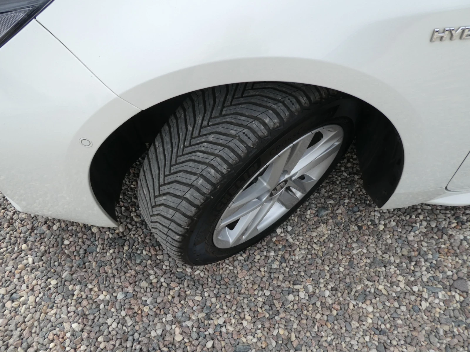Toyota Corolla 1.8 Hybrid, снимка 15 - Автомобили и джипове - 56137245