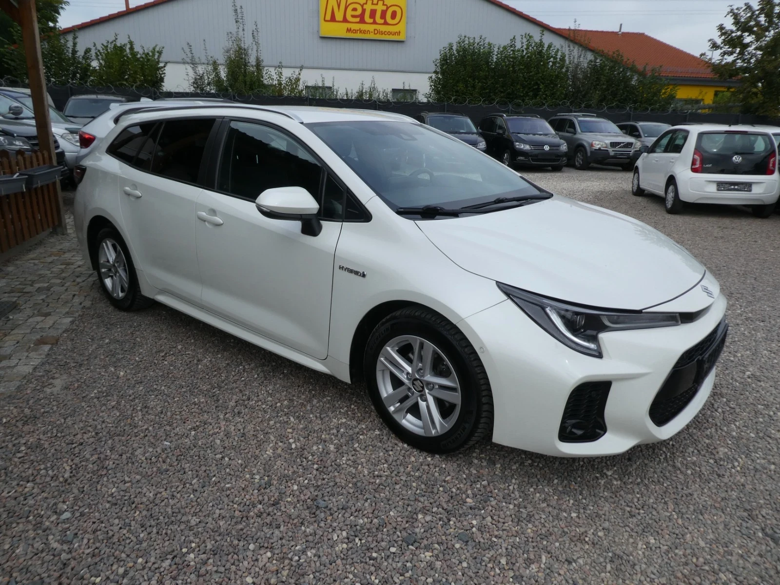 Toyota Corolla 1.8 Hybrid, снимка 3 - Автомобили и джипове - 56137245