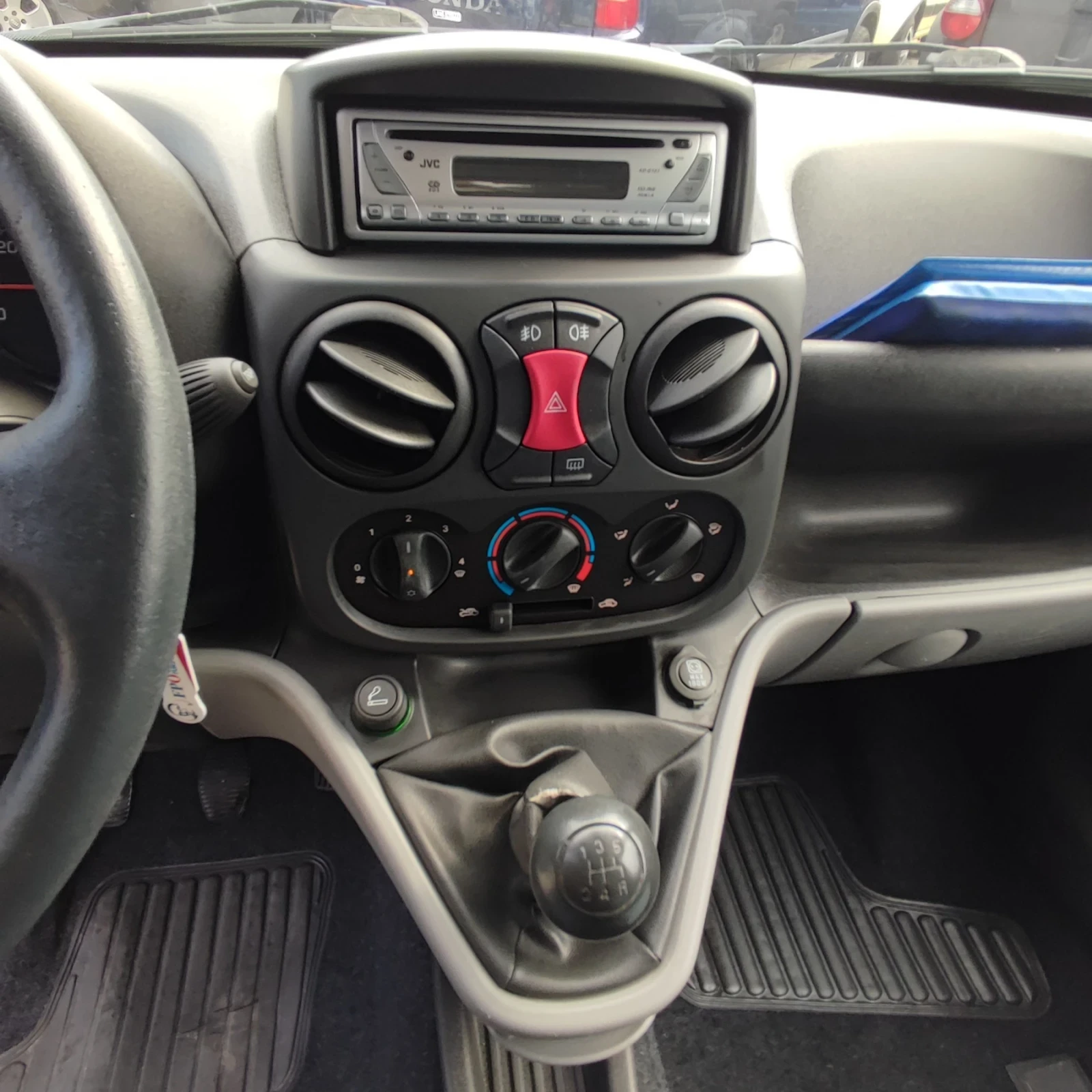 Fiat Doblo 1.9 Multijet* cargo* klima* 105ks* , снимка 9 - Автомобили и джипове - 56140141