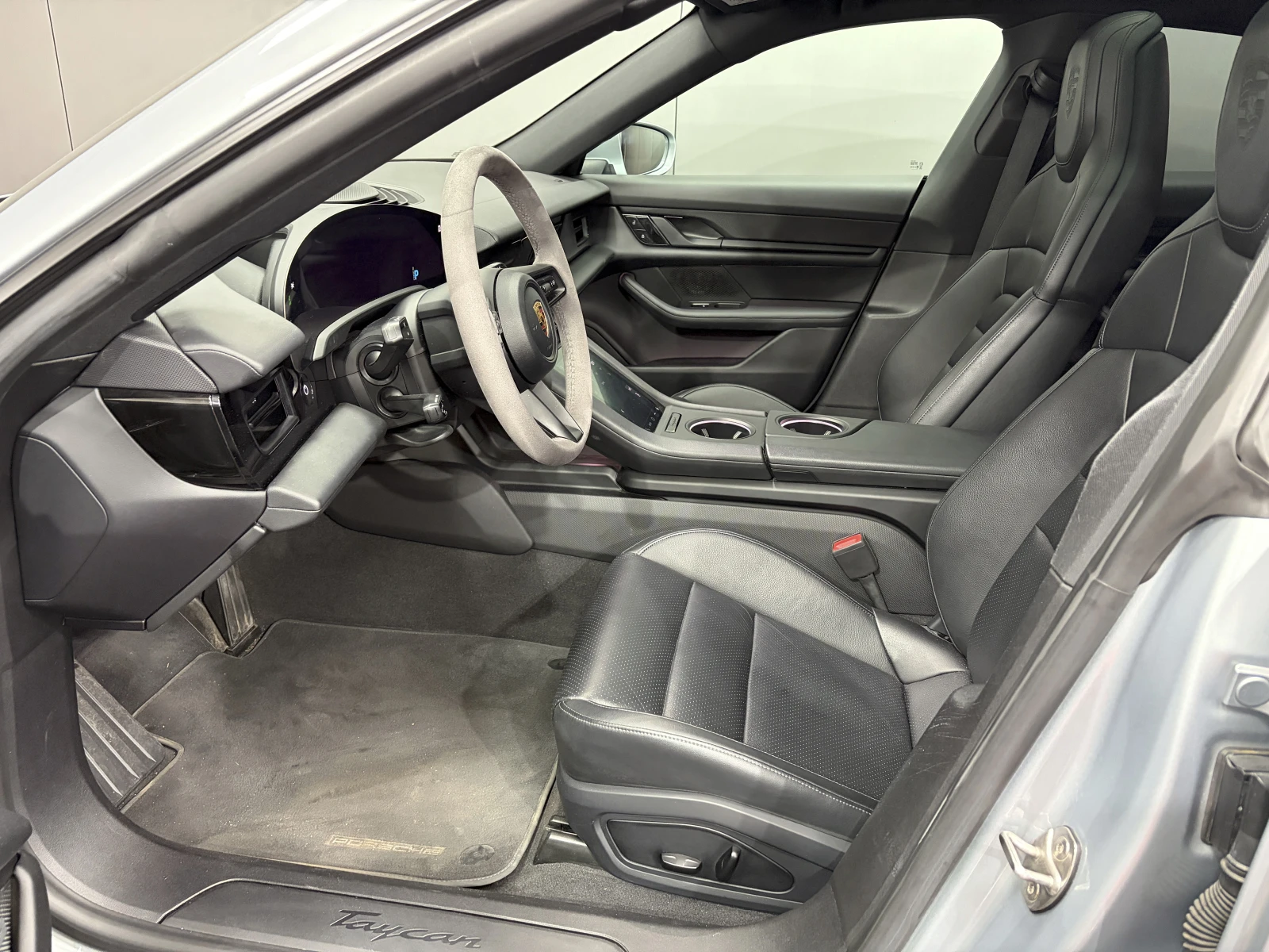 Porsche Taycan Perfomance PLUS , снимка 6 - Автомобили и джипове - 56159907