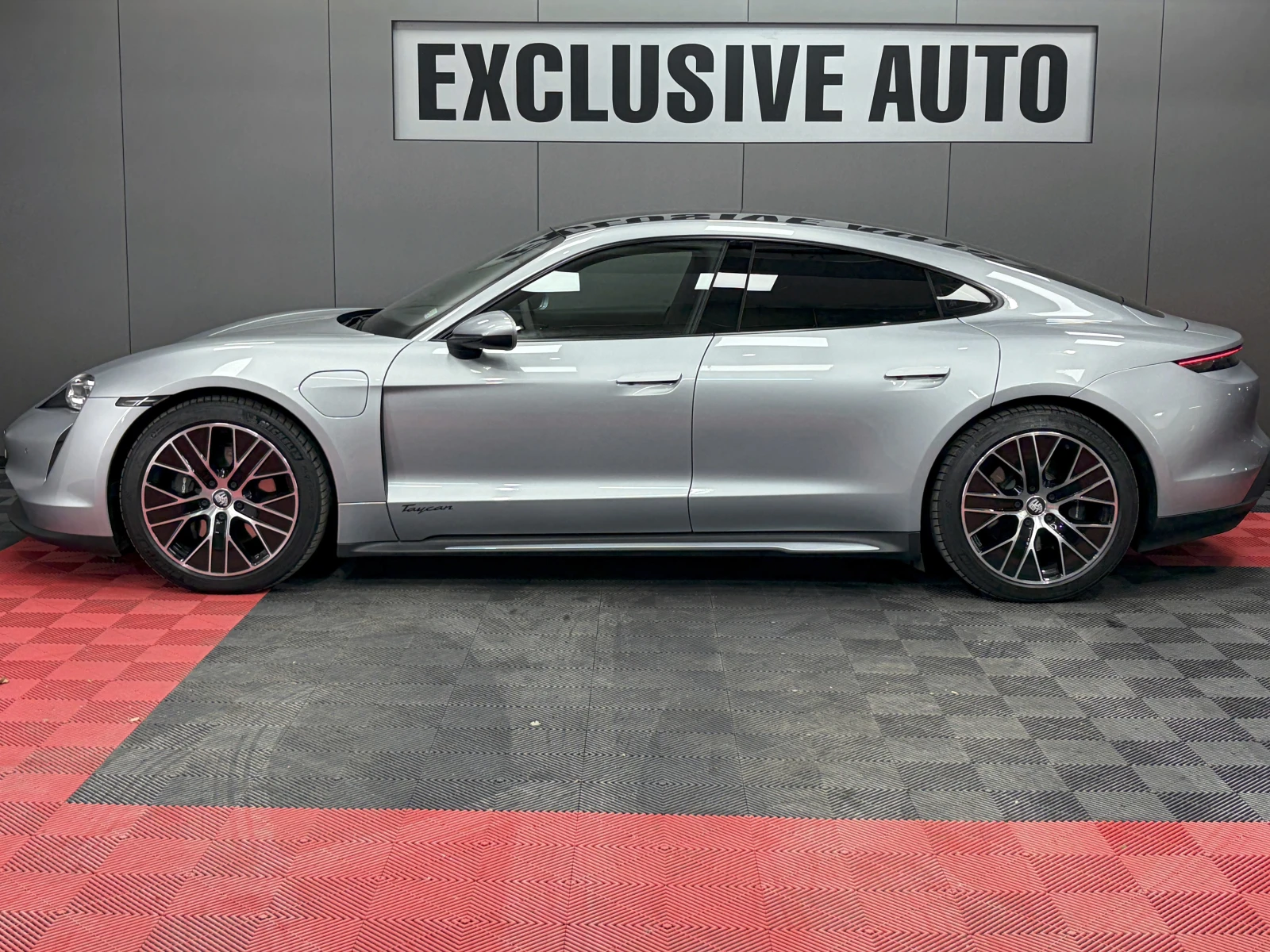 Porsche Taycan Perfomance PLUS , снимка 5 - Автомобили и джипове - 56159907
