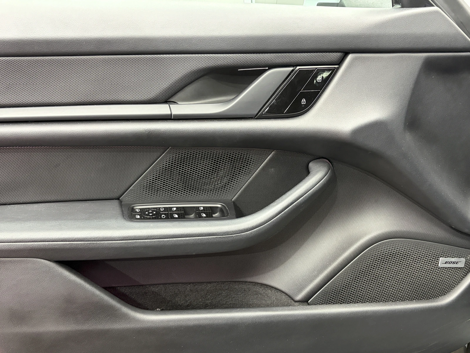 Porsche Taycan Perfomance PLUS , снимка 15 - Автомобили и джипове - 56159907