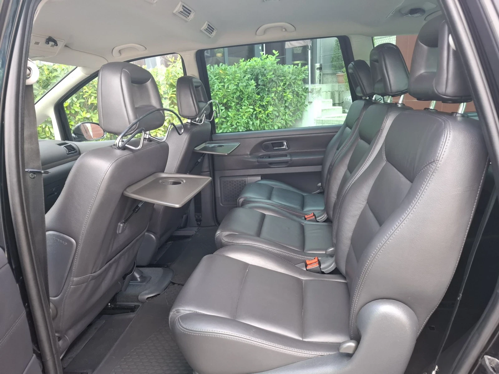 VW Sharan 2.0TDI-140к.с.БИЗНЕС КЛАС* КОЖА* АВТОПИЛОТ* КЛИМАТ, снимка 10 - Автомобили и джипове - 56225353
