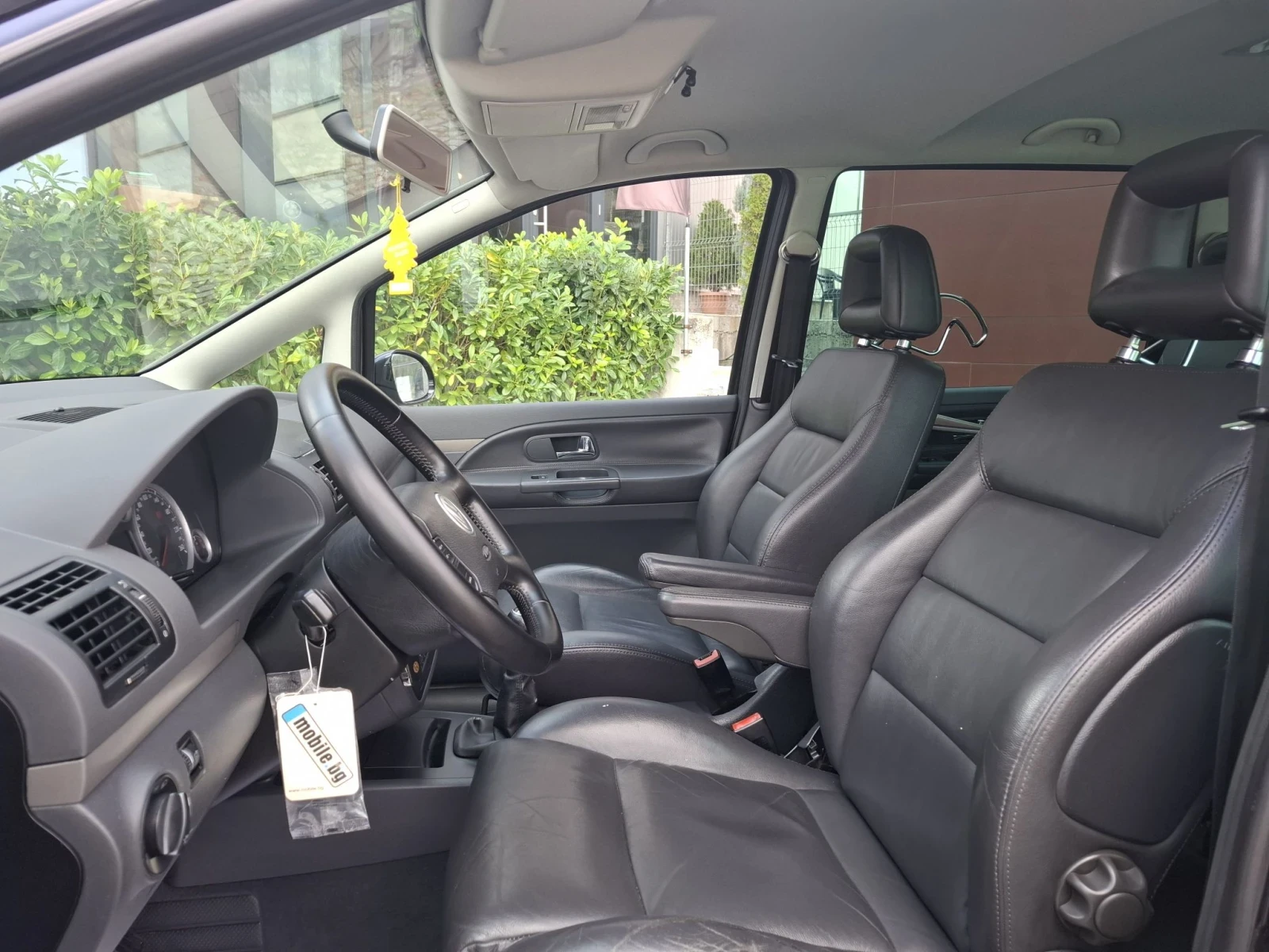VW Sharan 2.0TDI-140к.с.БИЗНЕС КЛАС* КОЖА* АВТОПИЛОТ* КЛИМАТ, снимка 9 - Автомобили и джипове - 56225353