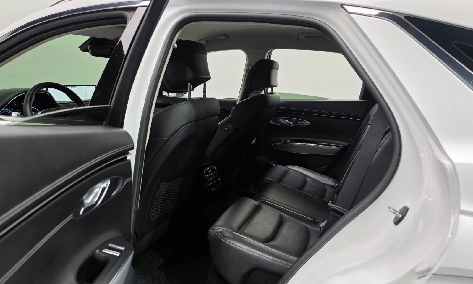 Genesis GV70, снимка 8 - Автомобили и джипове - 56748777