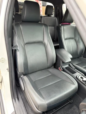 Toyota Hilux INVINCIBLE FULL , снимка 9