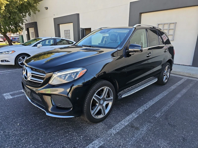 Mercedes-Benz GLE 400 AMG* САМОПАРКИРАНЕ* КАМЕРА* КЕЙЛЕС* ПОДГРЕВ* МЪРТВ, снимка 1 - Автомобили и джипове - 48789138