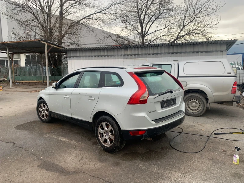 Volvo XC60 2.4 D, снимка 6 - Автомобили и джипове - 49370950