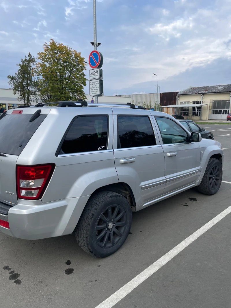 Jeep Grand cherokee Overland, снимка 4 - Автомобили и джипове - 52514002