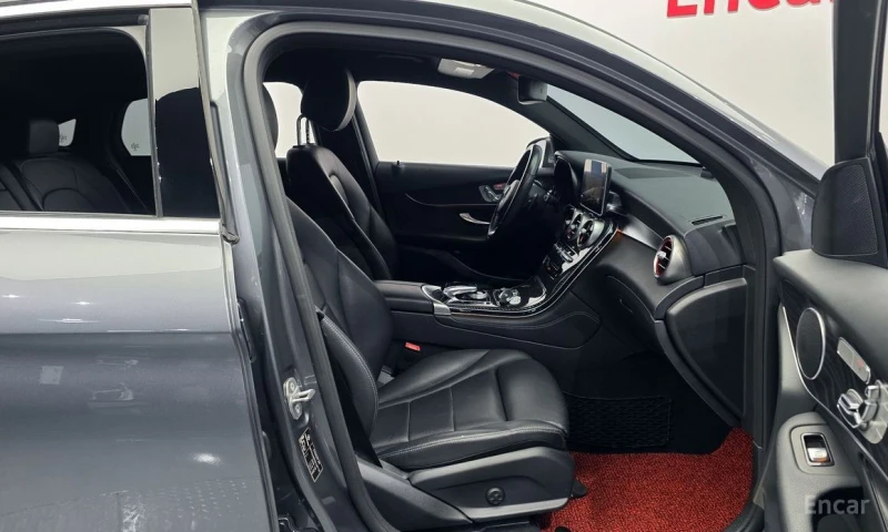 Mercedes-Benz GLC 300, снимка 10 - Автомобили и джипове - 53049987