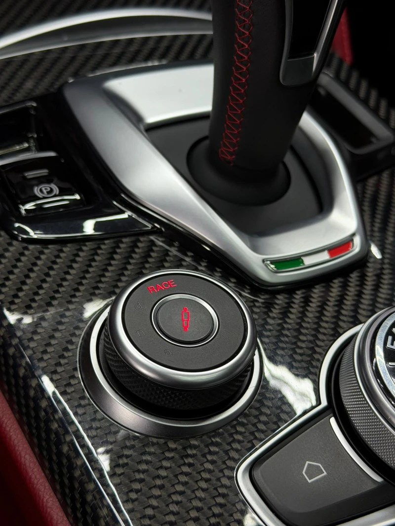 Alfa Romeo Stelvio Quadrifoglio, снимка 8 - Автомобили и джипове - 53523915