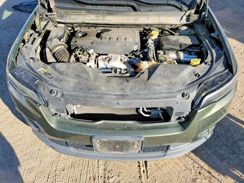 Jeep Cherokee 2.0L 4 Front-wheel Drive - изображение 3