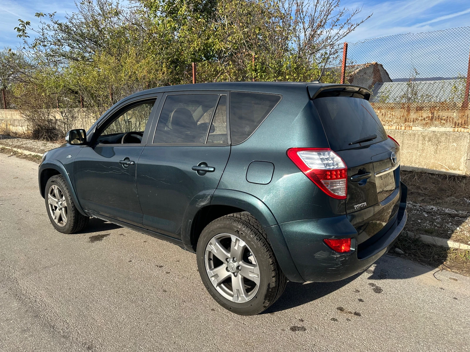 Toyota Rav4 2.2dcat Automat/Koja/navi - изображение 3