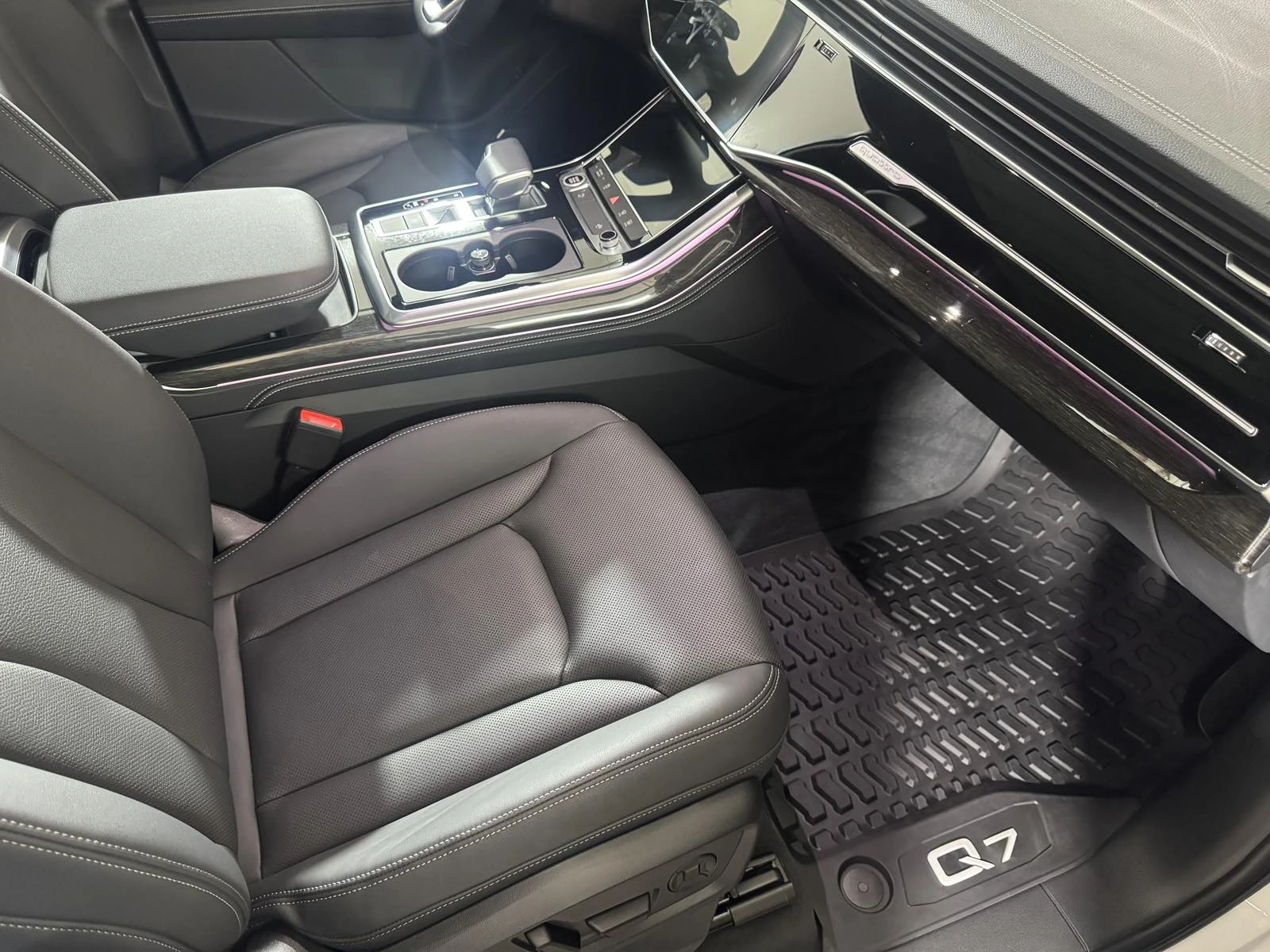 Audi Q7  Premium Plus 55 TFSI quattroЧИСТО НОВ!!!, снимка 10 - Автомобили и джипове - 54998841