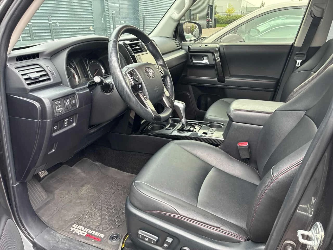 Toyota 4runner * TRD PRO * АВТОКРЕДИТ БЕЗ ПЪРВОНАЧАЛНА ВНОСКА* , снимка 5 - Автомобили и джипове - 55680571