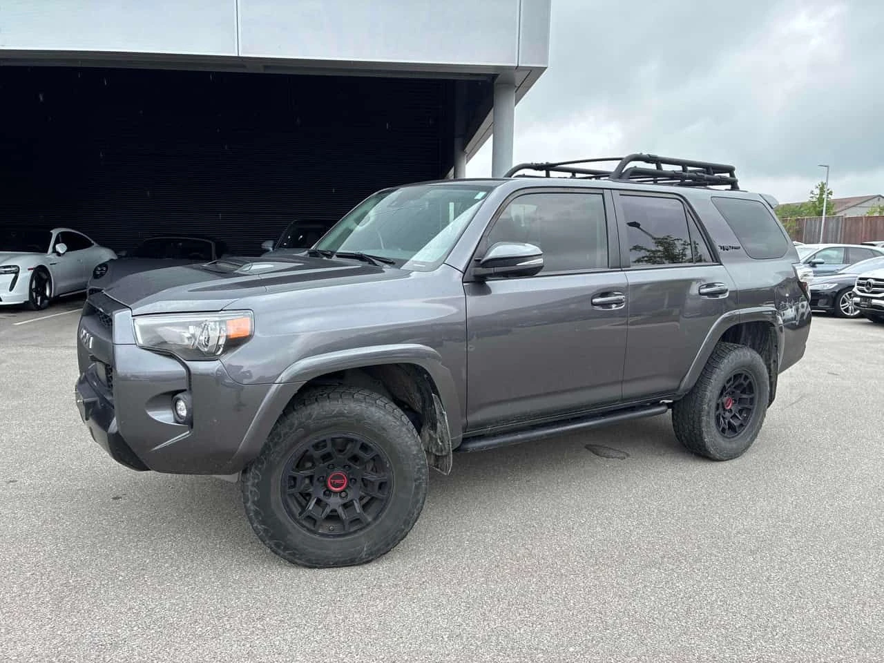 Toyota 4runner * TRD PRO * АВТОКРЕДИТ БЕЗ ПЪРВОНАЧАЛНА ВНОСКА* , снимка 2 - Автомобили и джипове - 55680571