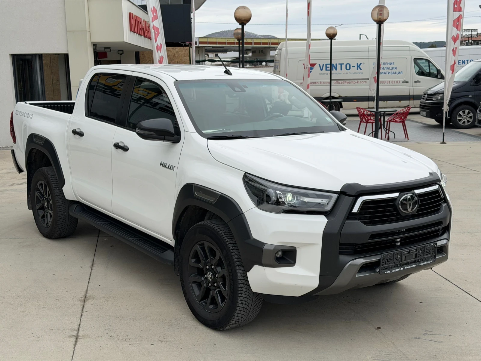 Toyota Hilux INVINCIBLE FULL , снимка 8 - Автомобили и джипове - 56686207