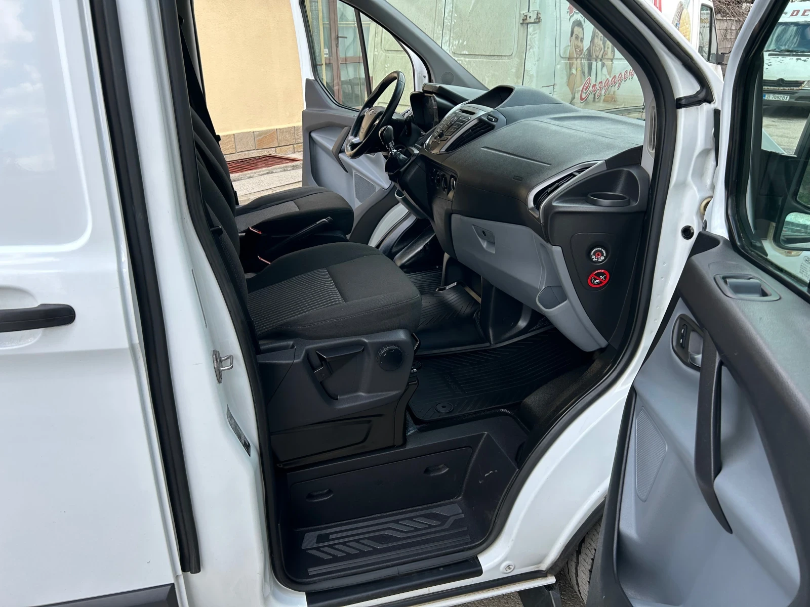 Ford Transit Custom 2.2TDCI 125k.c. КАМЕРА, снимка 12 - Бусове и автобуси - 54138967