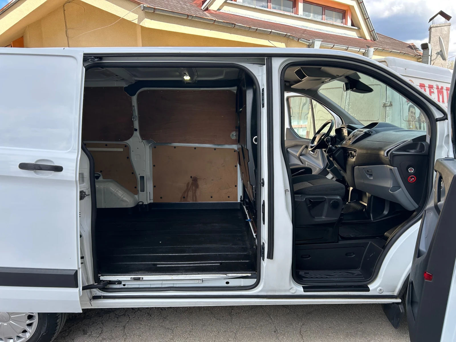 Ford Transit Custom 2.2TDCI 125k.c. КАМЕРА, снимка 13 - Бусове и автобуси - 54138967