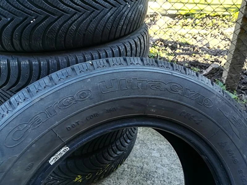 Гуми Зимни 215/65R15, снимка 5 - Гуми и джанти - 23732646