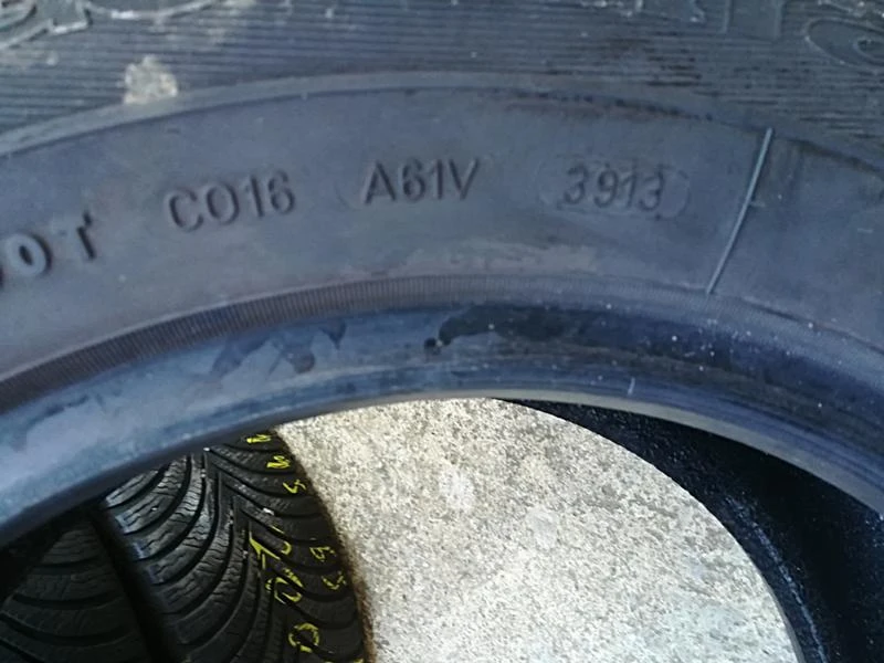 Гуми Зимни 215/65R15, снимка 7 - Гуми и джанти - 23732646