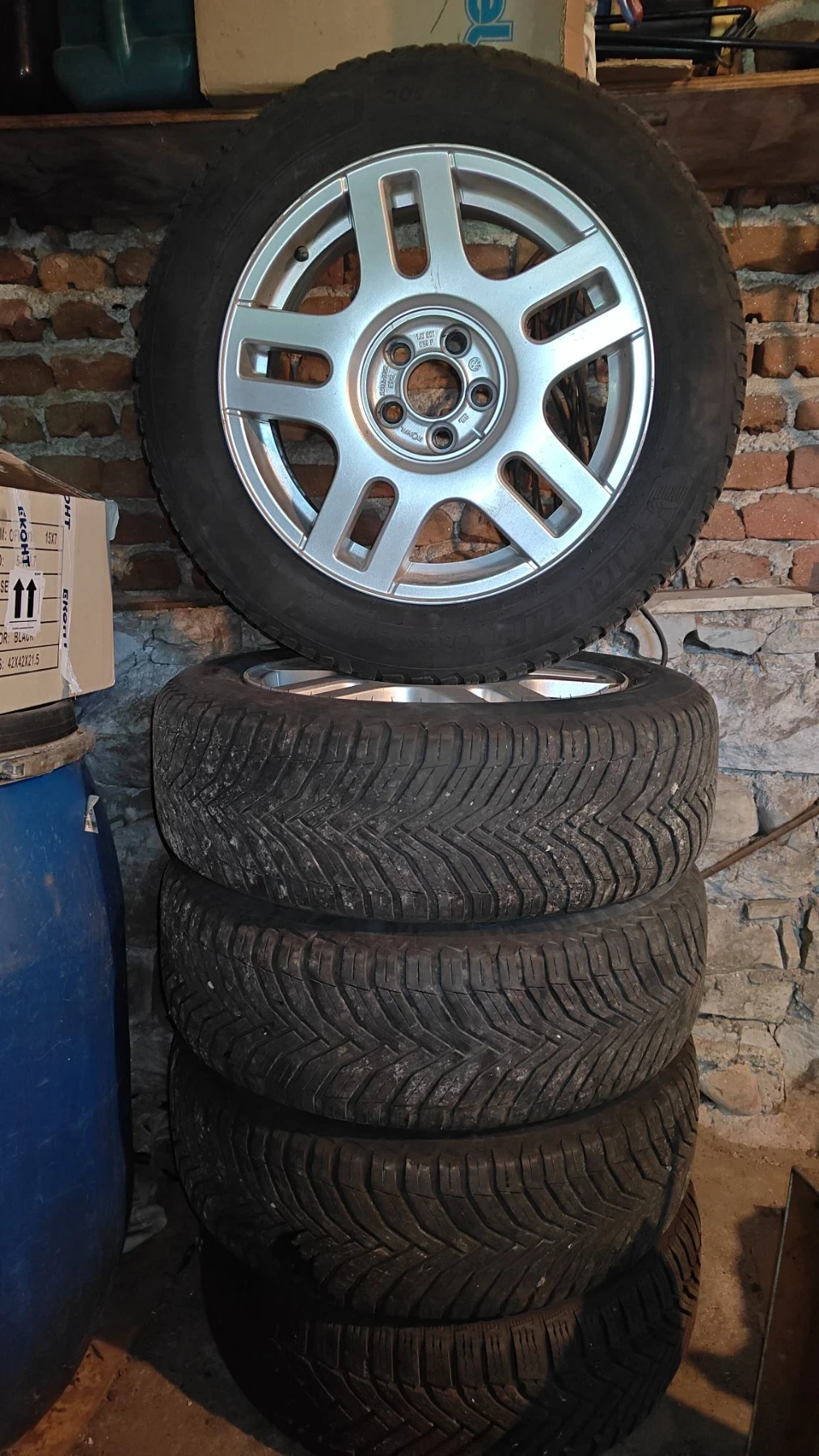 Гуми Всесезонни 205/55R16, снимка 4 - Гуми и джанти - 55842591