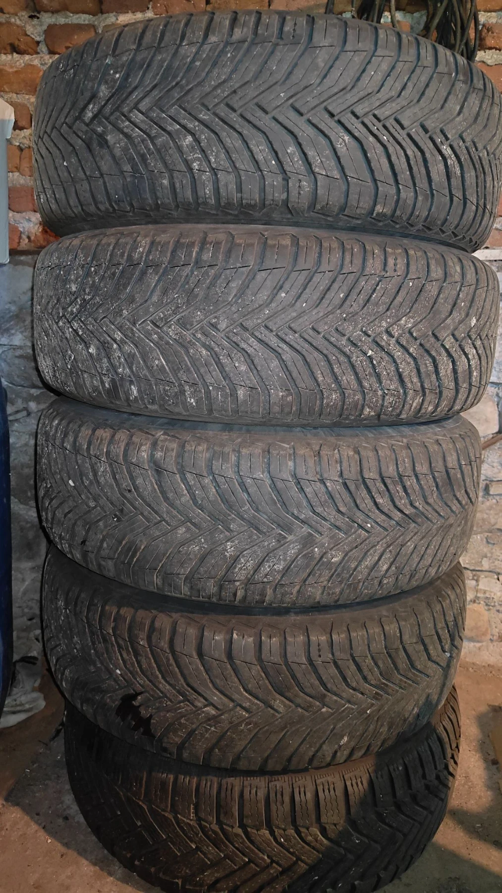 Гуми Всесезонни 205/55R16, снимка 3 - Гуми и джанти - 55842591