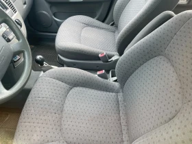 Kia Carens 1.6 Газ/Бензин, снимка 10
