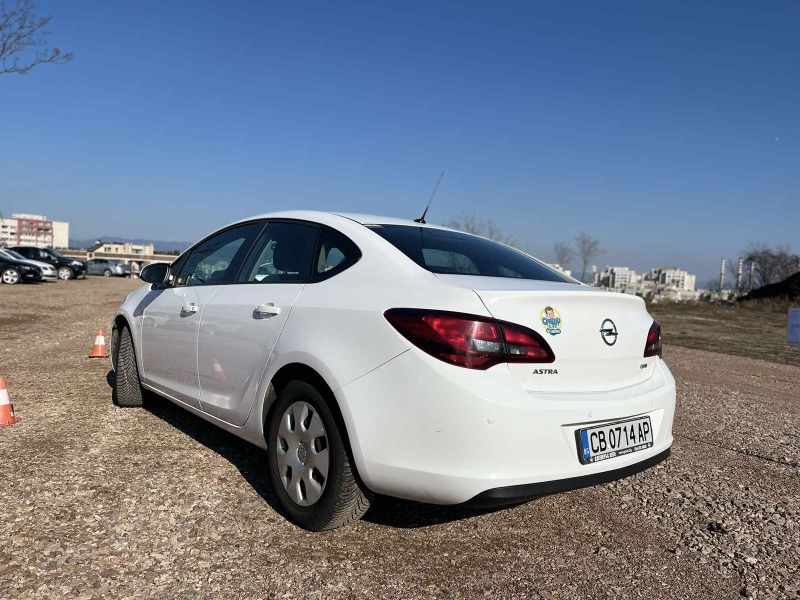 Opel Astra, снимка 3 - Автомобили и джипове - 44634328