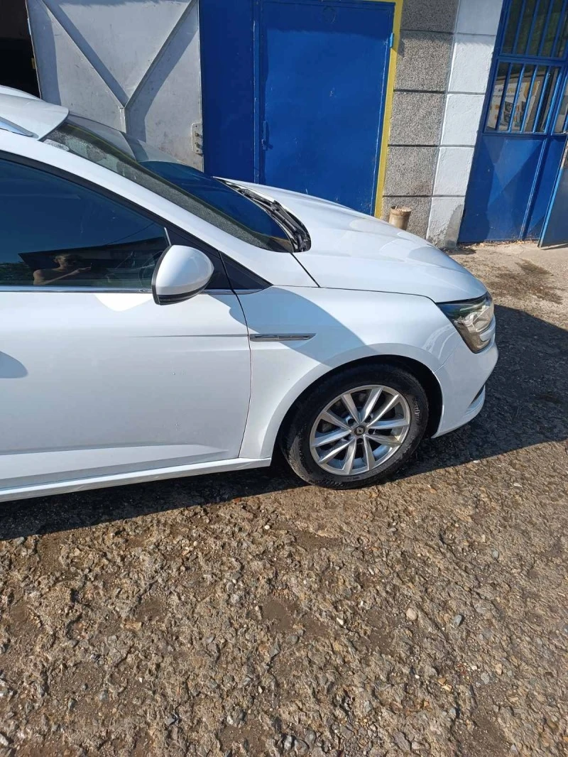 Renault Megane, снимка 7 - Автомобили и джипове - 47755382