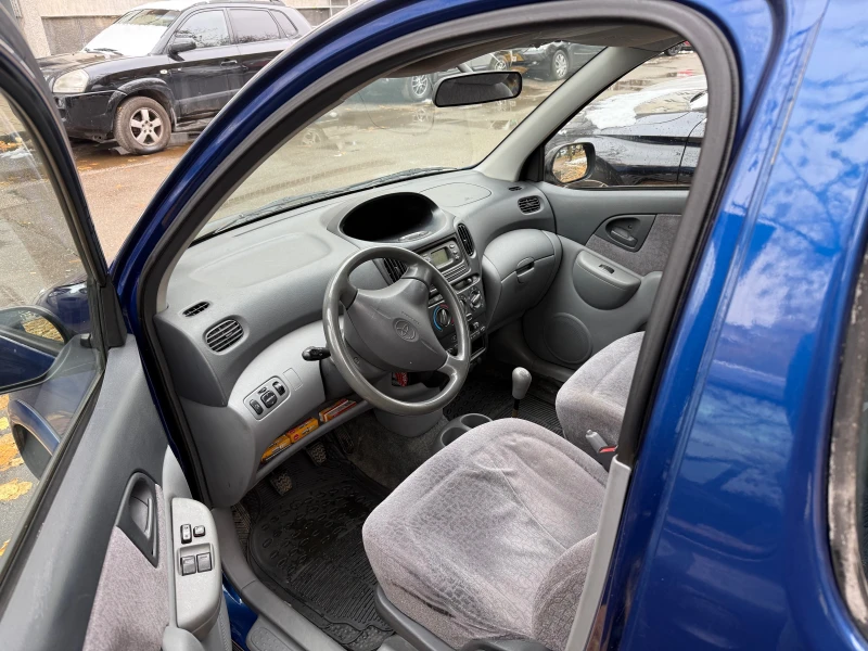 Toyota Yaris verso, снимка 5 - Автомобили и джипове - 47939766