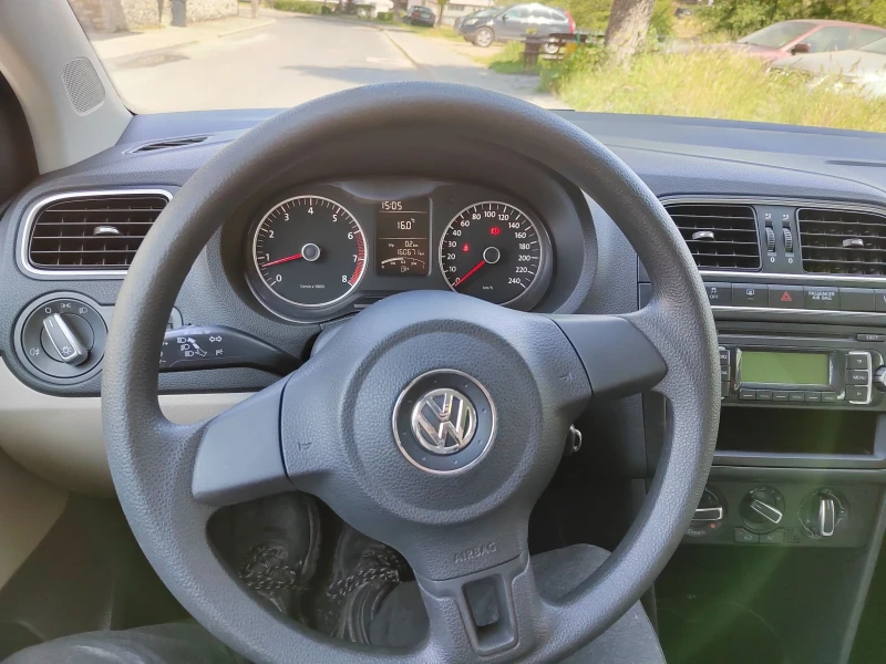 VW Polo 1.4i, снимка 11 - Автомобили и джипове - 48474399