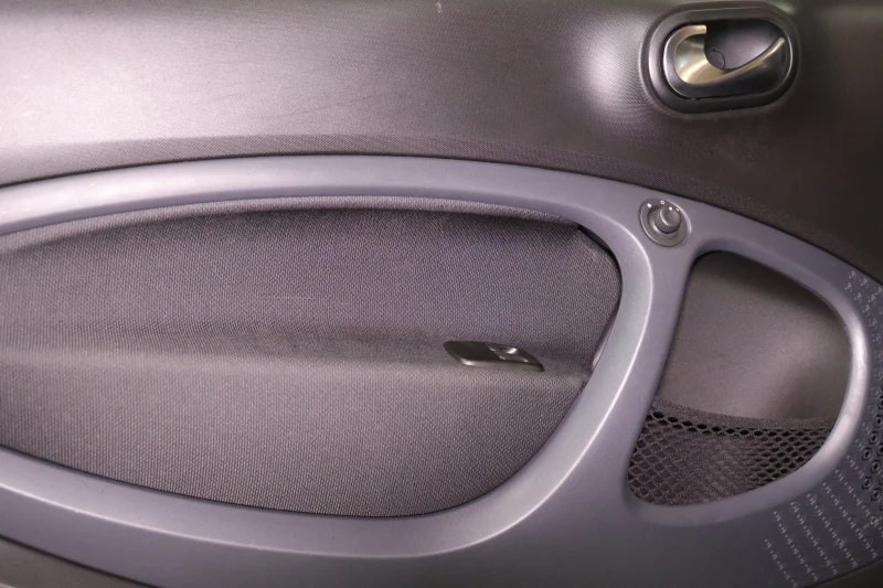 Smart Fortwo coupe EQ Brabus Панорама Full LED, снимка 7 - Автомобили и джипове - 51255543