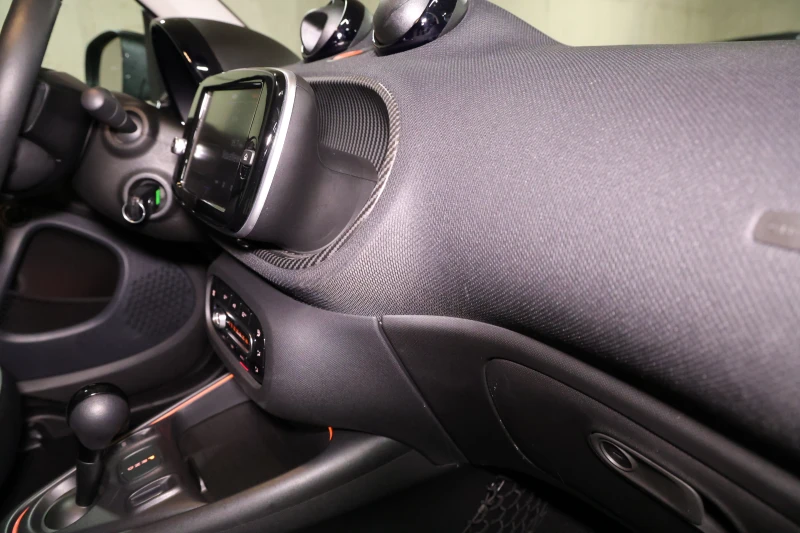 Smart Fortwo coupe EQ Brabus Панорама Full LED, снимка 15 - Автомобили и джипове - 51255543