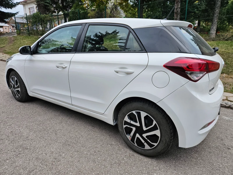 Hyundai I20 РЕГИСТРИРАНА-ГАЗ, снимка 2 - Автомобили и джипове - 52443992