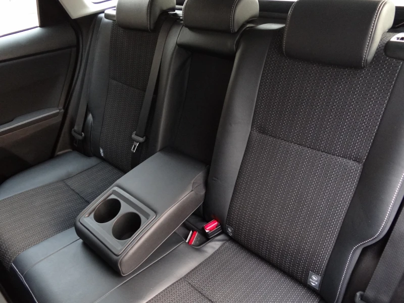 Toyota Auris 2.0d4d - 125k.c. /Koja/Camera/Keyless/Euro-5/, снимка 13 - Автомобили и джипове - 52495422