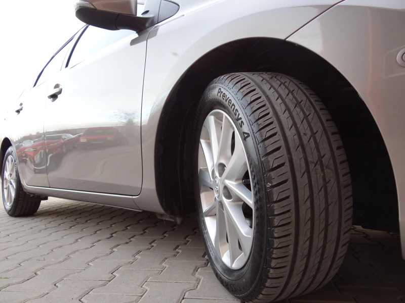Toyota Auris 2.0d4d - 125k.c. /Koja/Camera/Keyless/Euro-5/, снимка 17 - Автомобили и джипове - 52495422