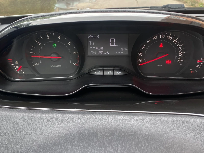 Peugeot 208, снимка 10 - Автомобили и джипове - 52558944